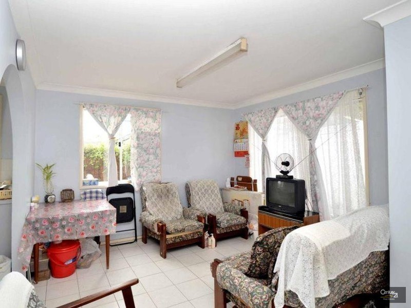 11 Harden Street, Canley Heights NSW 2166