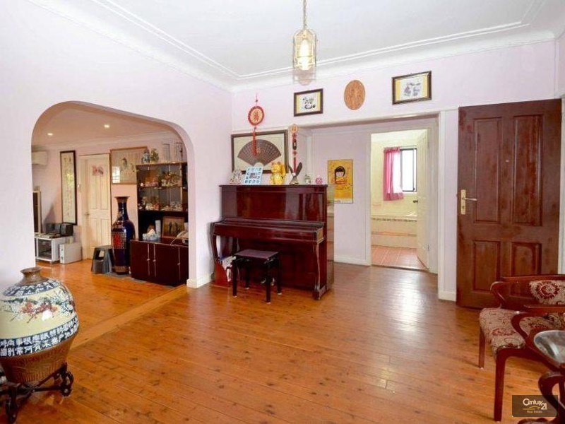 11 Harden Street, Canley Heights NSW 2166