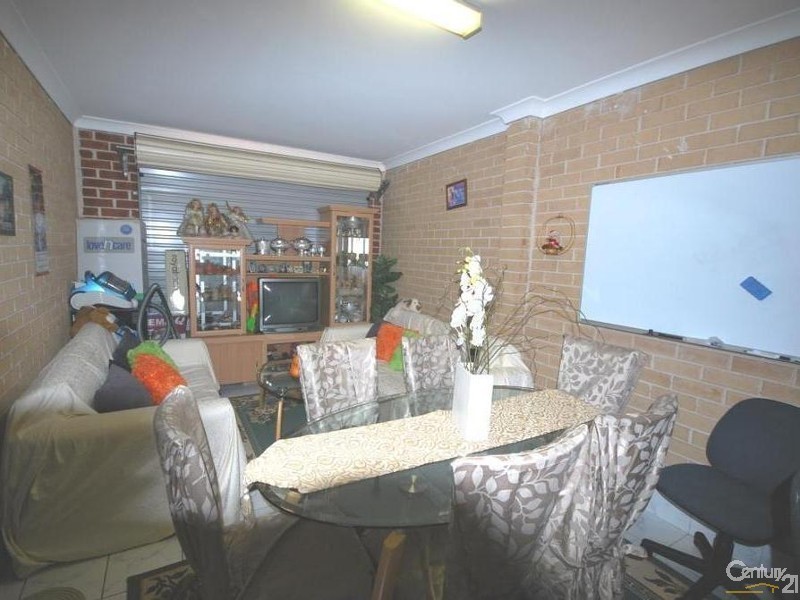 2/186 Canley Vale Road, Canley Heights NSW 2166