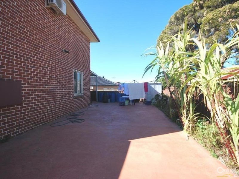 2/186 Canley Vale Road, Canley Heights NSW 2166