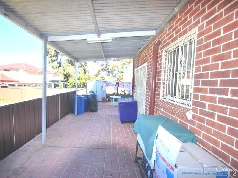 2/186 Canley Vale Road, Canley Heights NSW 2166