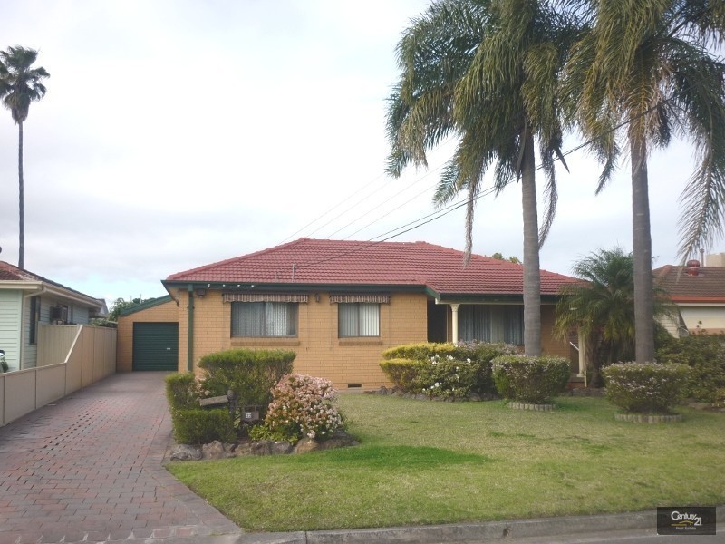 32 Crosby Crescent, Fairfield NSW 2165