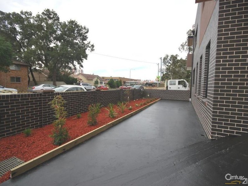 1-5/11 Wrentmore Street, Fairfield NSW 2165