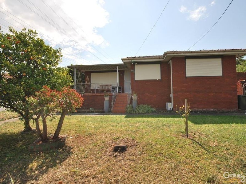 320 Smithfield Road, Fairfield West NSW 2165