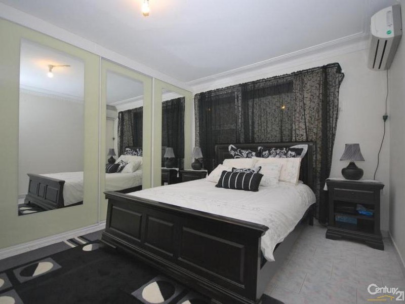 320 Smithfield Road, Fairfield West NSW 2165