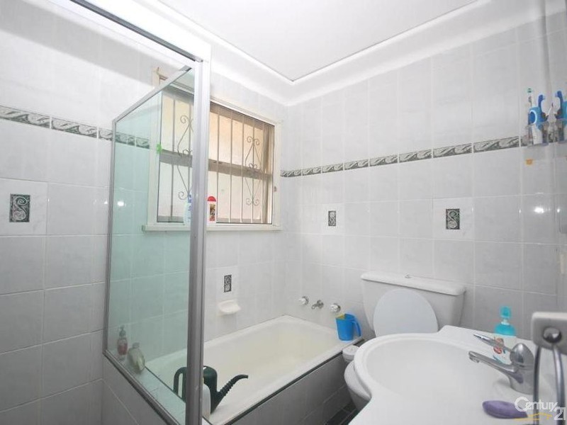 320 Smithfield Road, Fairfield West NSW 2165