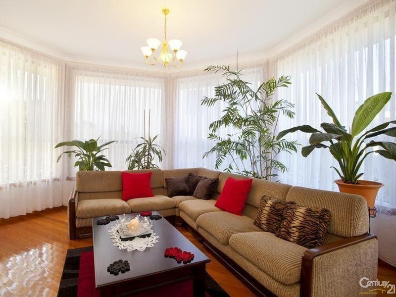 16 Henrietta Close, Cecil Hills NSW 2171