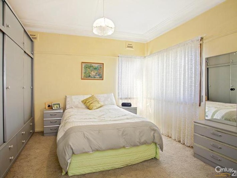 33 Tangerine Street, Fairfield East NSW 2165