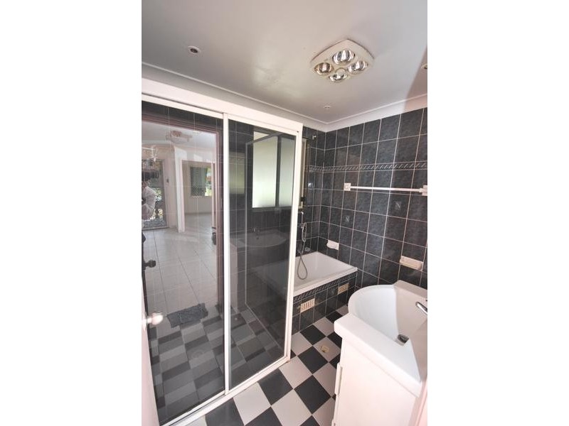 Bossley Park NSW 2176
