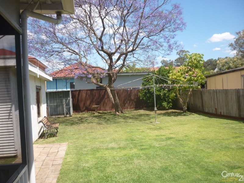 5 Karoon Avenue, Canley Heights NSW 2166