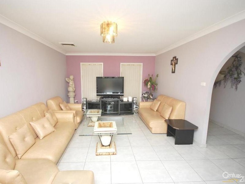 14 Glen Elgin Crescent, Edensor Park NSW 2176