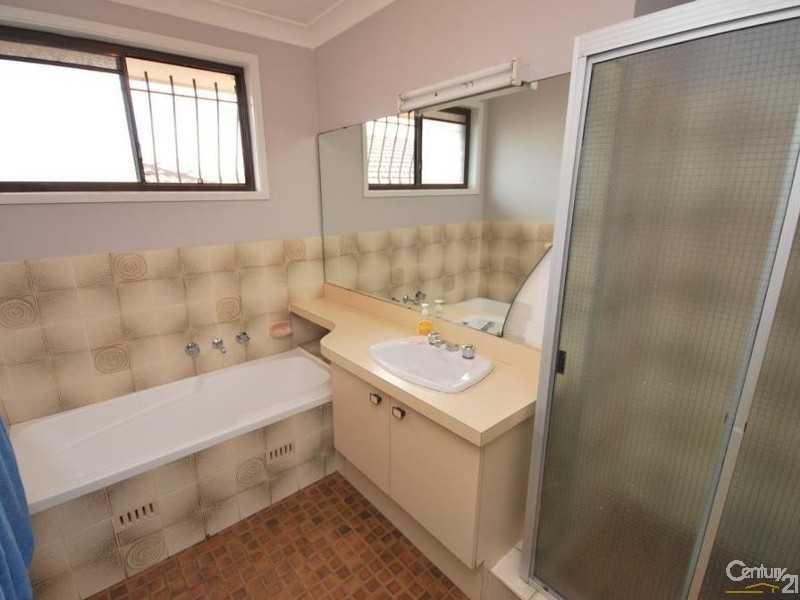 14 Glen Elgin Crescent, Edensor Park NSW 2176