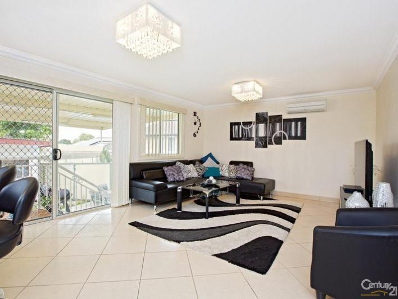 1 Ainsworth Crescent, Wetherill Park NSW 2164