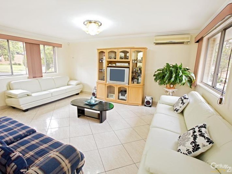 1 Ainsworth Crescent, Wetherill Park NSW 2164