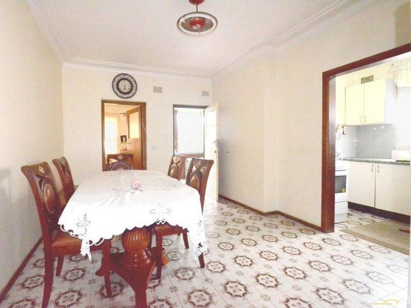 128 Hamilton Road, Fairfield NSW 2165