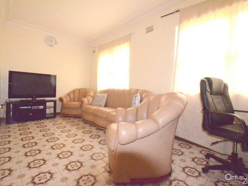 128 Hamilton Road, Fairfield NSW 2165