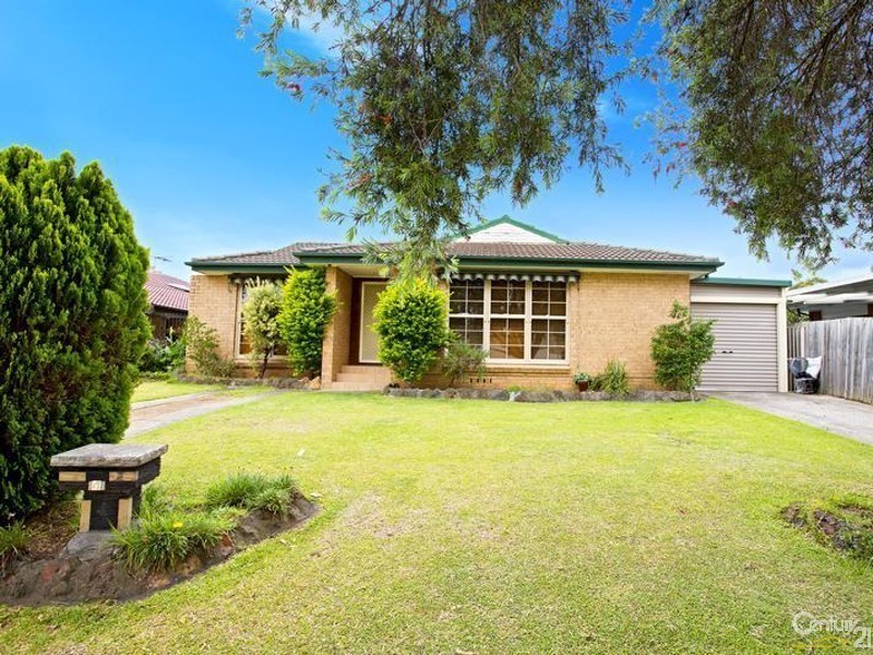 4 Caulfield Crescent, St Johns Park NSW 2176