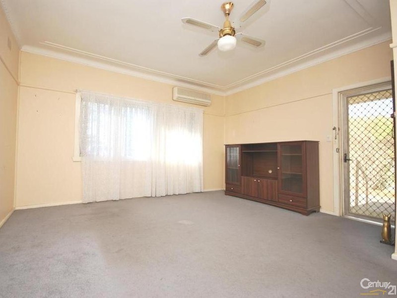 32 Robertson Road, Chester Hill NSW 2162