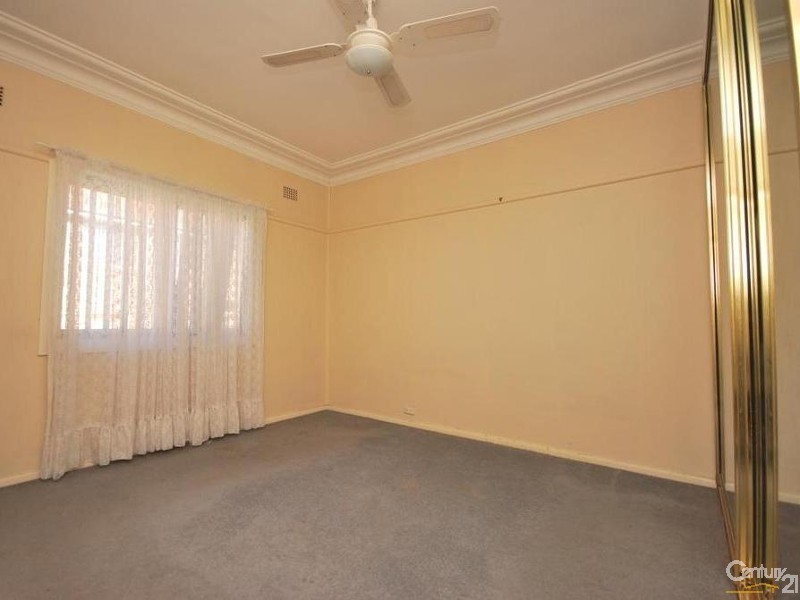 32 Robertson Road, Chester Hill NSW 2162