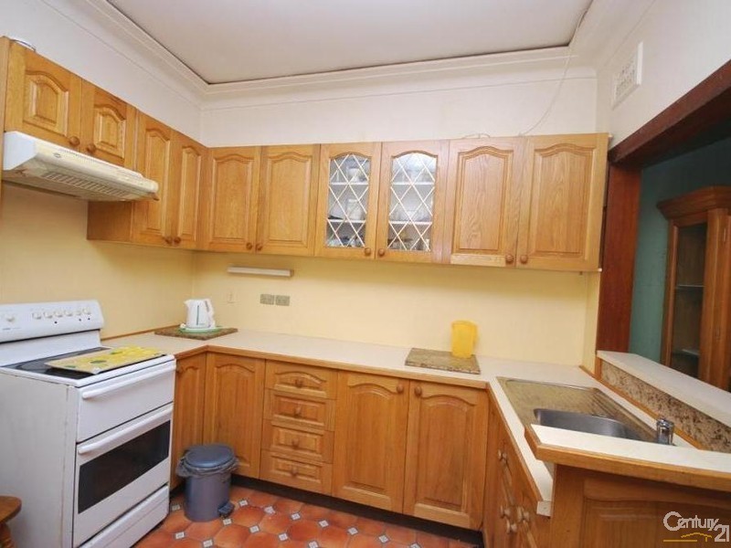 10 Joyce Street, Fairfield NSW 2165