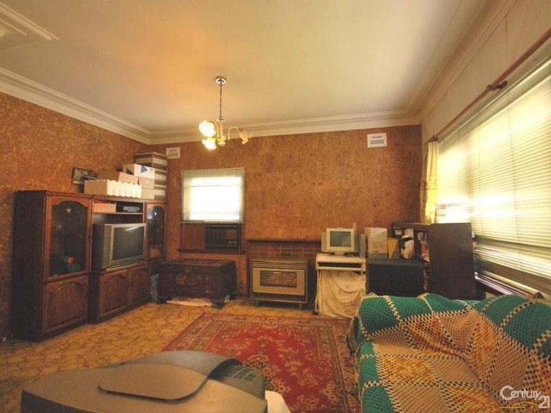 10 Joyce Street, Fairfield NSW 2165