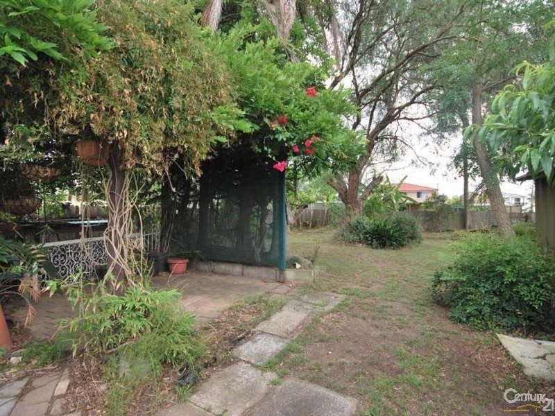 10 Joyce Street, Fairfield NSW 2165