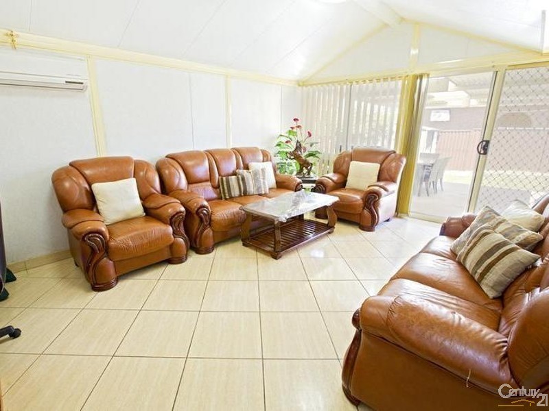 10 McCrea Close, Edensor Park NSW 2176