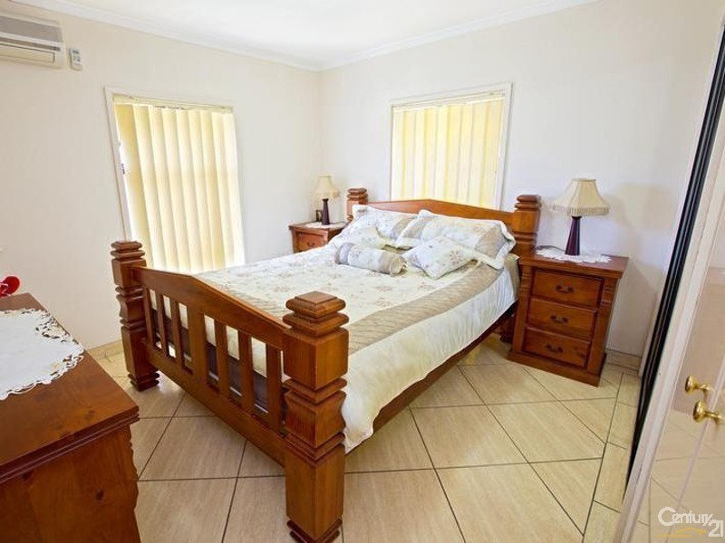 10 McCrea Close, Edensor Park NSW 2176