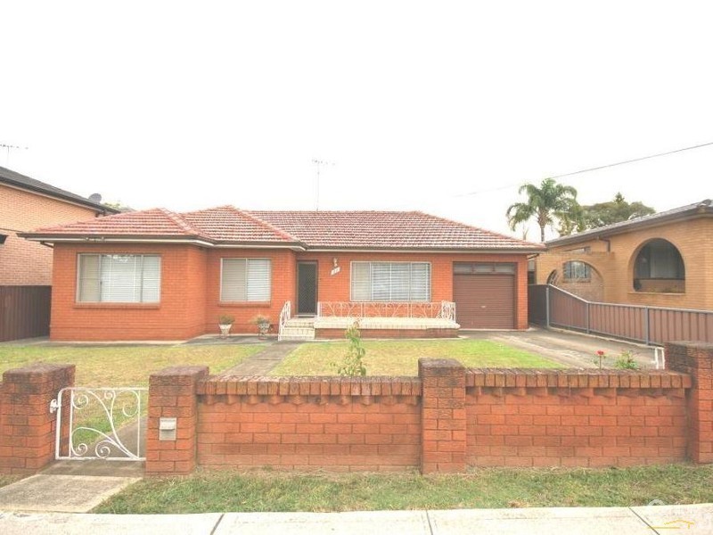 37 Macquarie Street, Fairfield NSW 2165