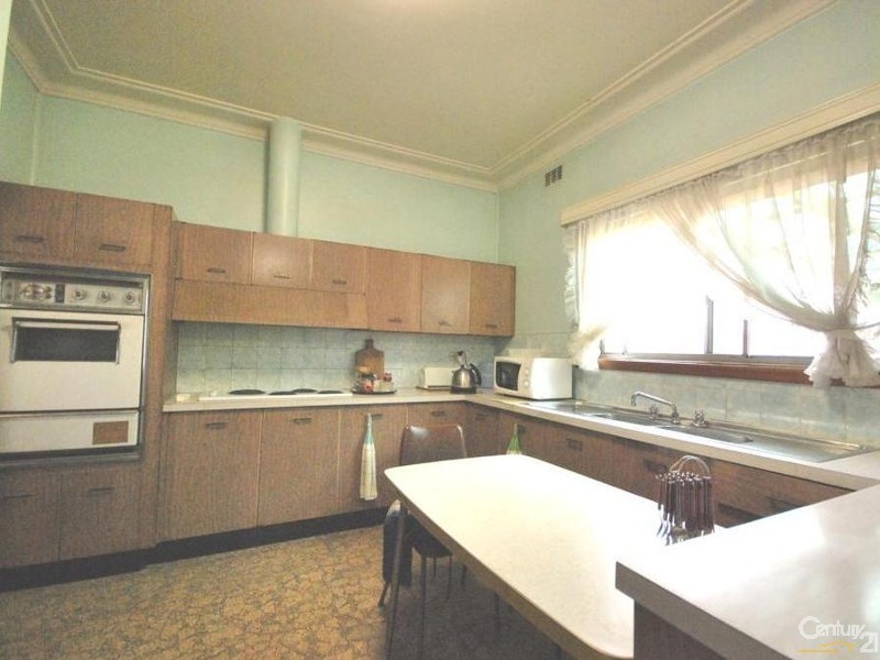 37 Macquarie Street, Fairfield NSW 2165