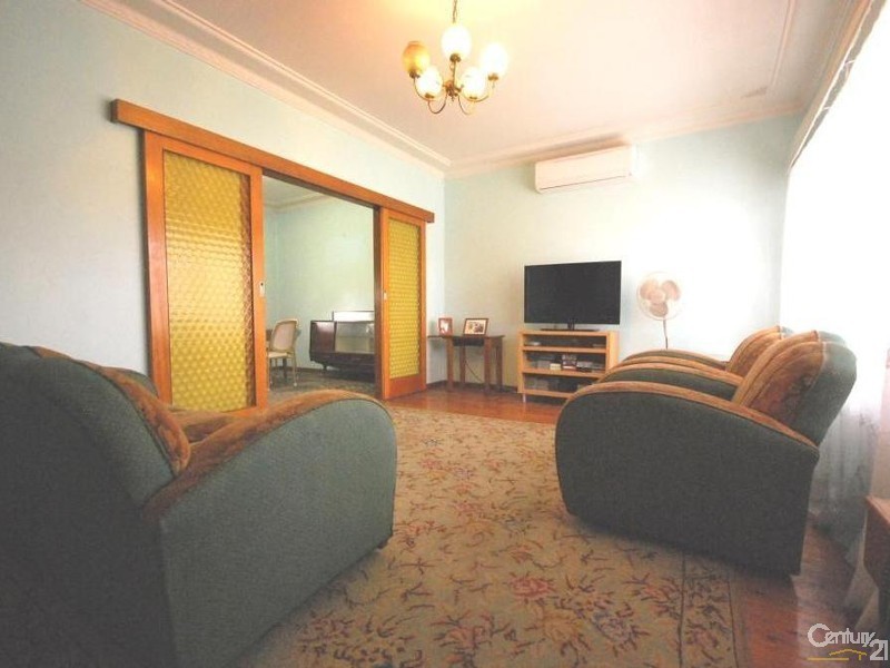 37 Macquarie Street, Fairfield NSW 2165