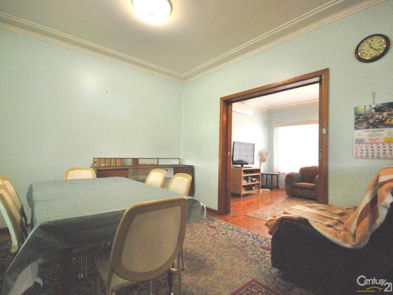 37 Macquarie Street, Fairfield NSW 2165