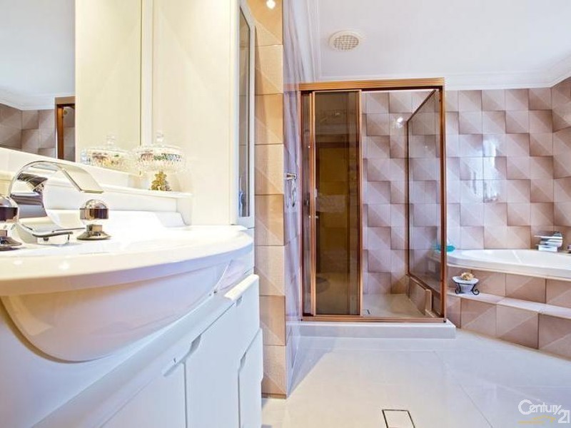 34 Bossley Road, Bossley Park NSW 2176