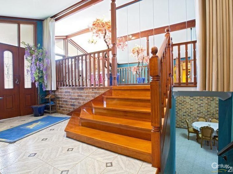 34 Bossley Road, Bossley Park NSW 2176