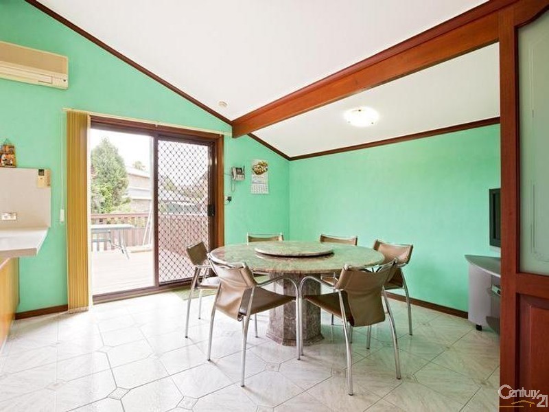 34 Bossley Road, Bossley Park NSW 2176