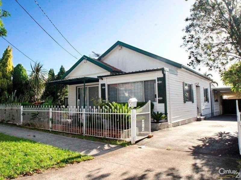 5 Lyon Avenue, Punchbowl NSW 2196