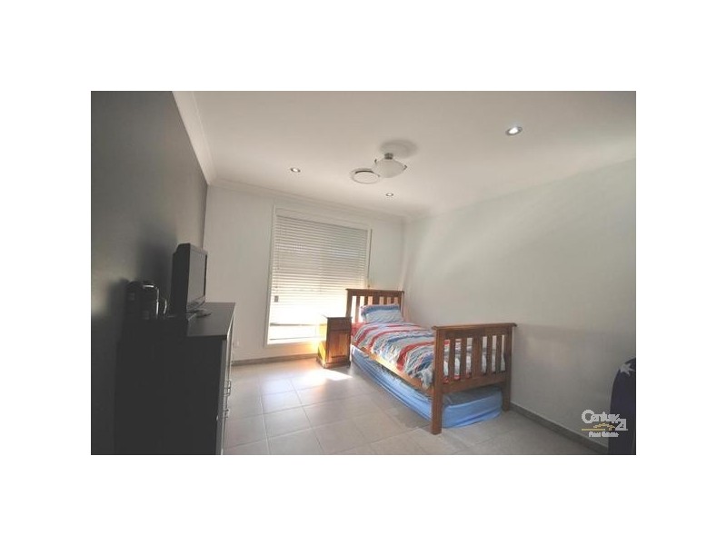 Edensor Park NSW 2176