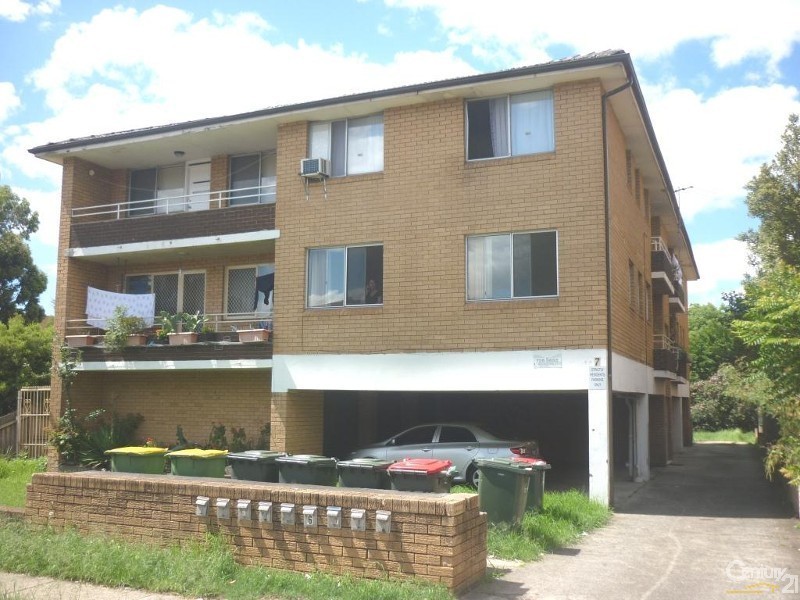 Fairfield NSW 2165