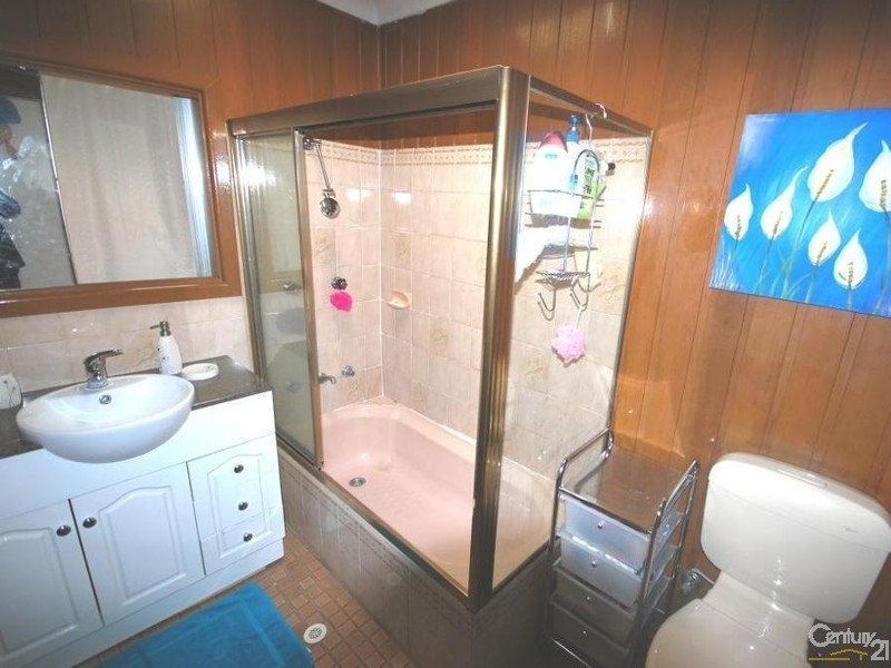 60 Tasman Parade, Fairfield West NSW 2165