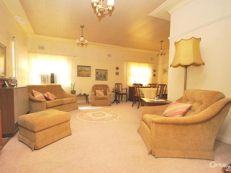 73 Station Street, Fairfield Heights NSW 2165