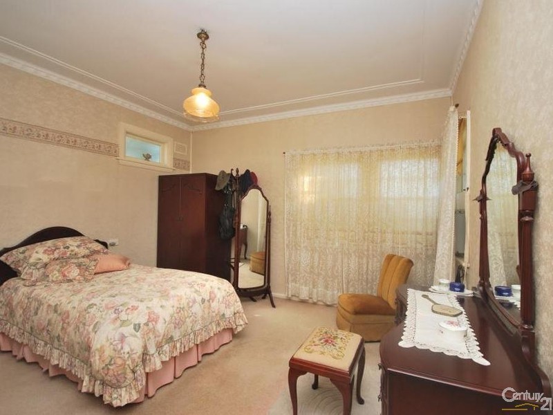 73 Station Street, Fairfield Heights NSW 2165