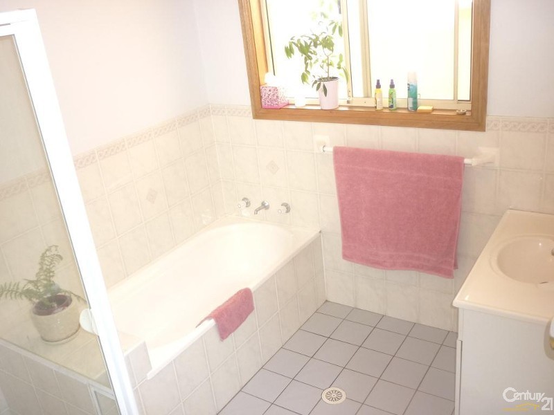 6 Tanami Close, Wakeley NSW 2176