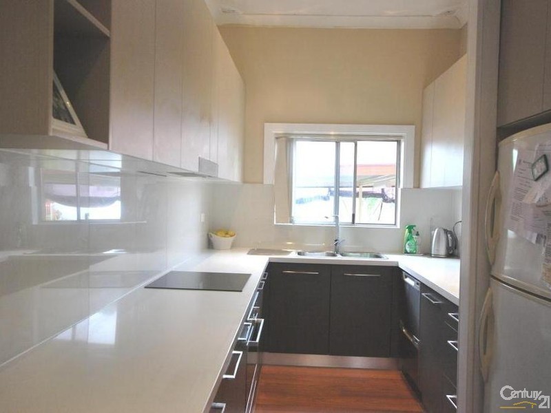 364 Smithfield Road (Cnr. Wernicke Cl.), Prairiewood NSW 2176