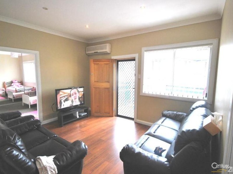 364 Smithfield Road (Cnr. Wernicke Cl.), Prairiewood NSW 2176