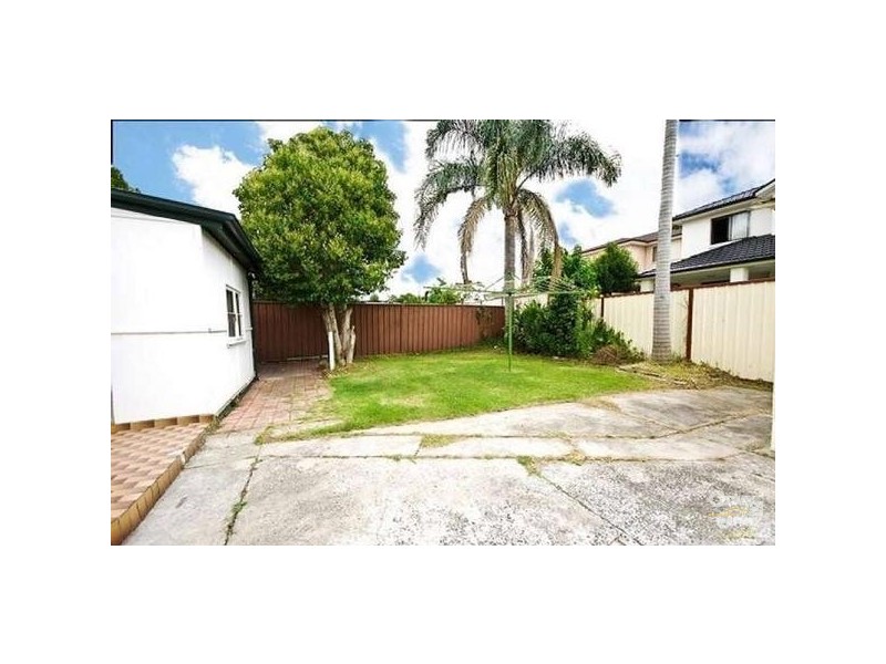 Fairfield West NSW 2165