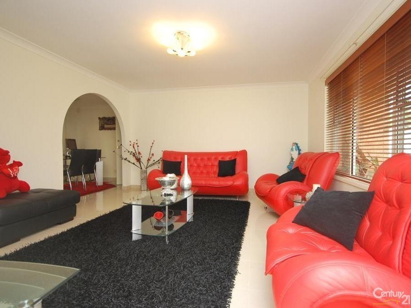 30 Saxonvale Crescent, Edensor Park NSW 2176