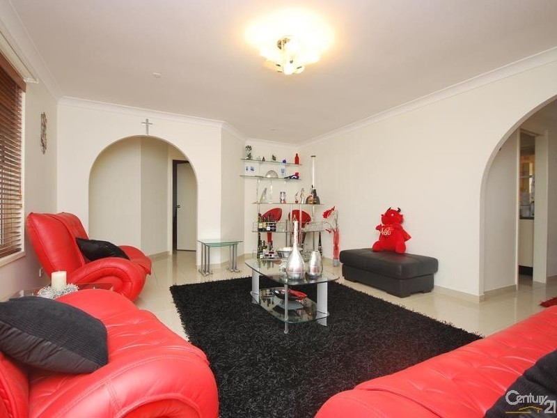 30 Saxonvale Crescent, Edensor Park NSW 2176