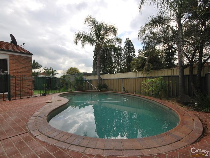 30 Saxonvale Crescent, Edensor Park NSW 2176