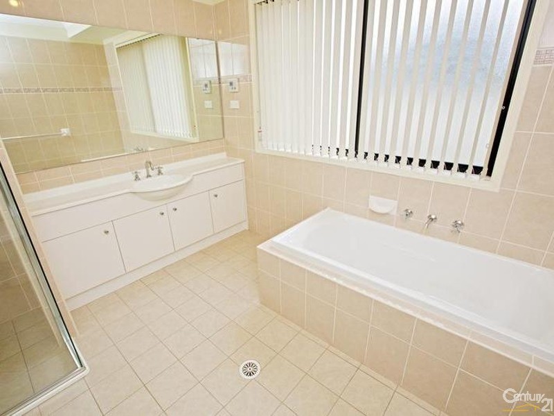 77 Maud Street, Fairfield West NSW 2165