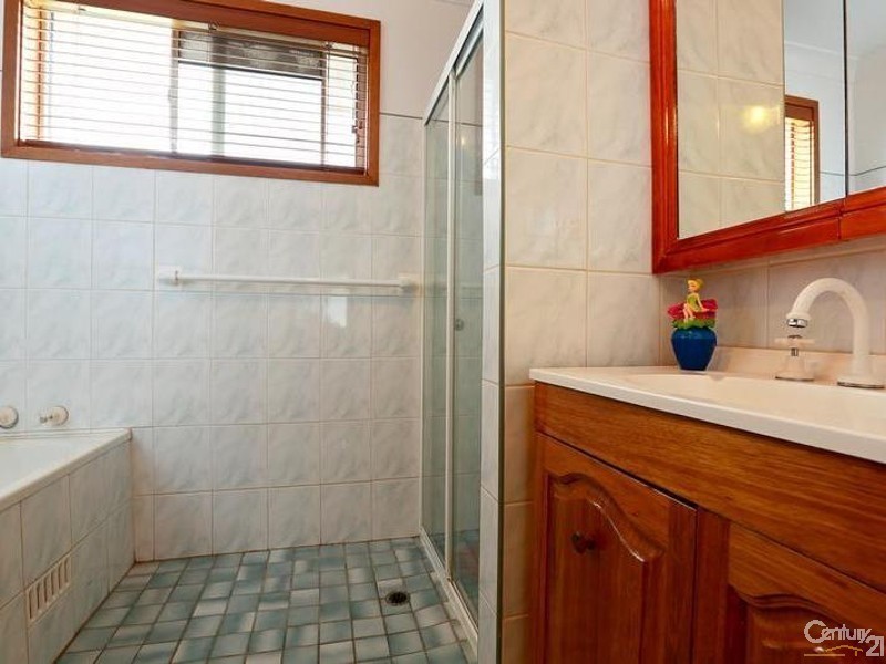 3 Toplica Place, Canley Heights NSW 2166